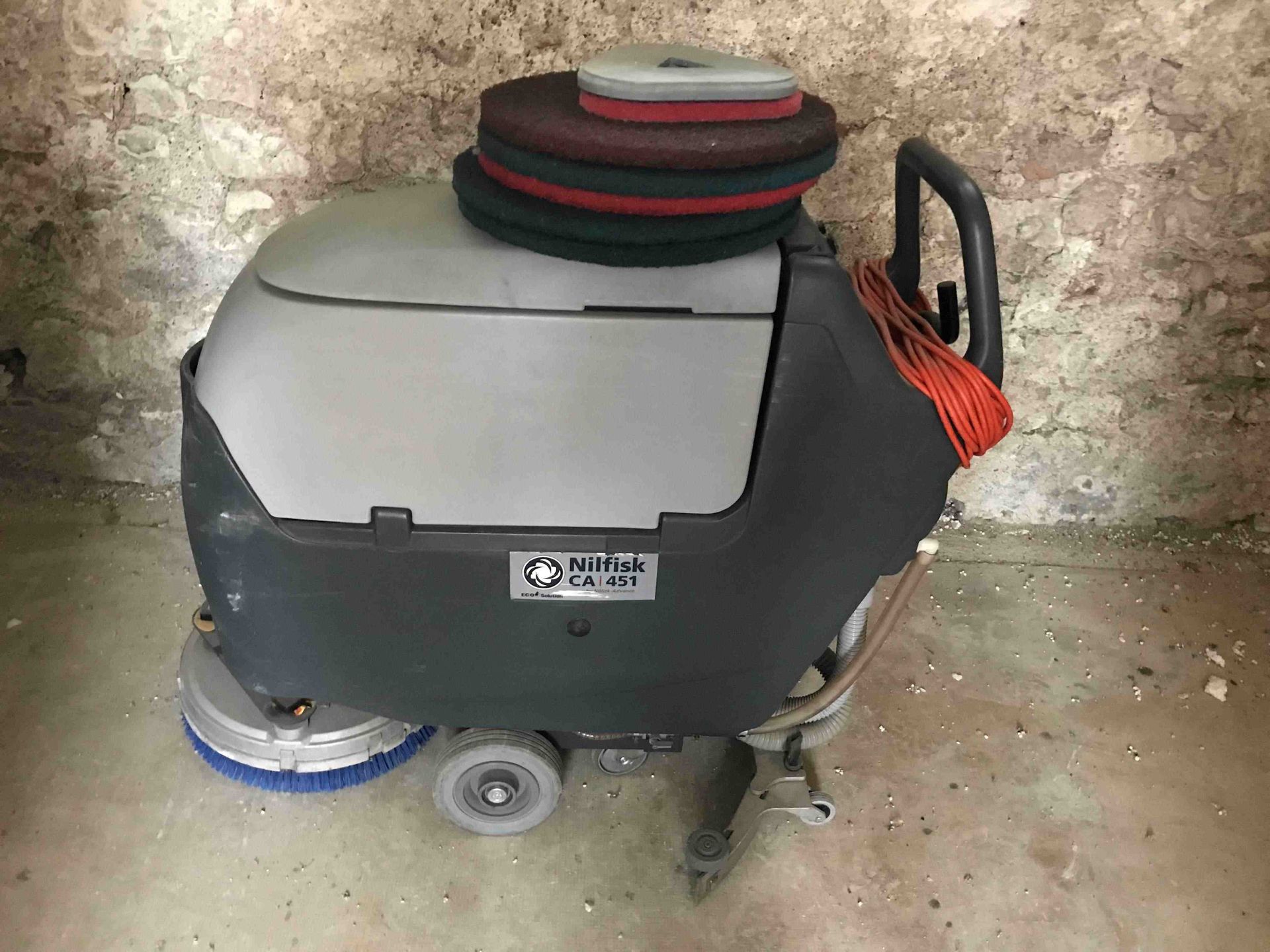 Null 
	 Accompanied scrubber-dryer NILFISK CA 451 in working order. 


	 Removal&hellip;