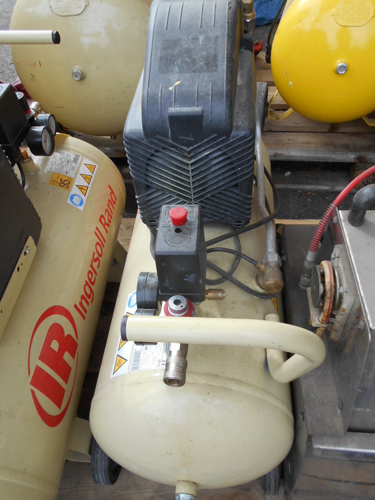 Null 1 INGERSOLL 50l air compressor without regulator, to be revised. Handling a&hellip;