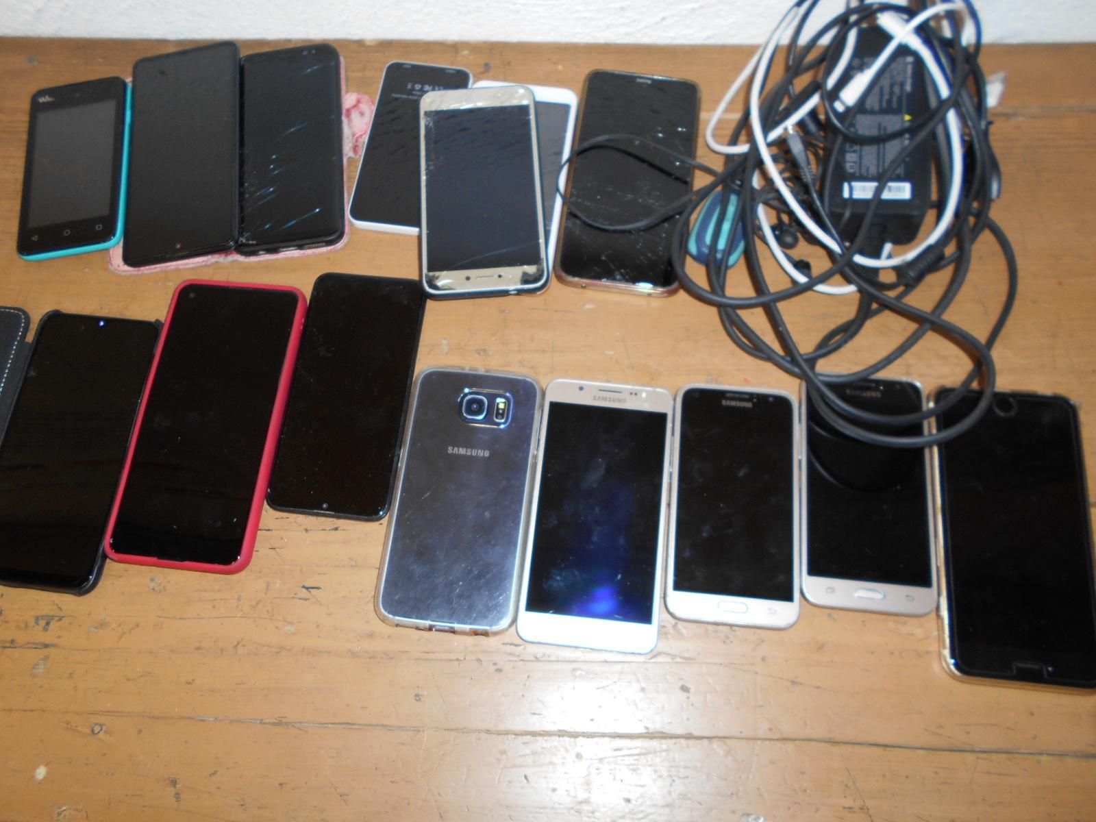 Null [RP] 
15 phones (SAMSUNG, APPLE, HUAWEI, WIKO, KONROW, REDMI ) and various &hellip;