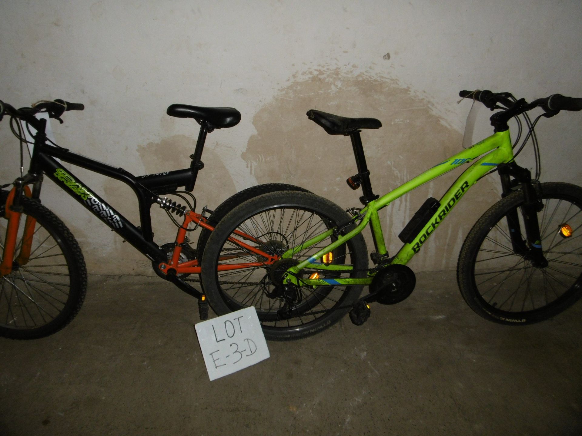 Null 
	 LOT E-3-D of 6 bikes of different brands: DECATHLON, GITANE, LIBECCO... &hellip;