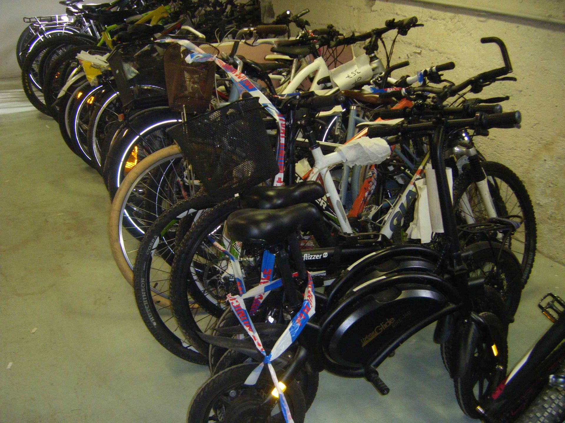 Null Lot de 13 vélos H/F composé de 2 vélos à assistance électrique (marques : E&hellip;