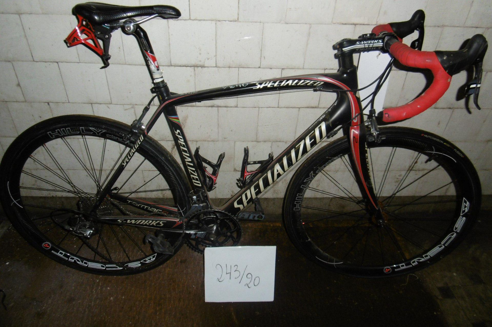 Null 
	 1 SPECIALIZED carbon racing bike. Very good condition. Internal ref 243.&hellip;