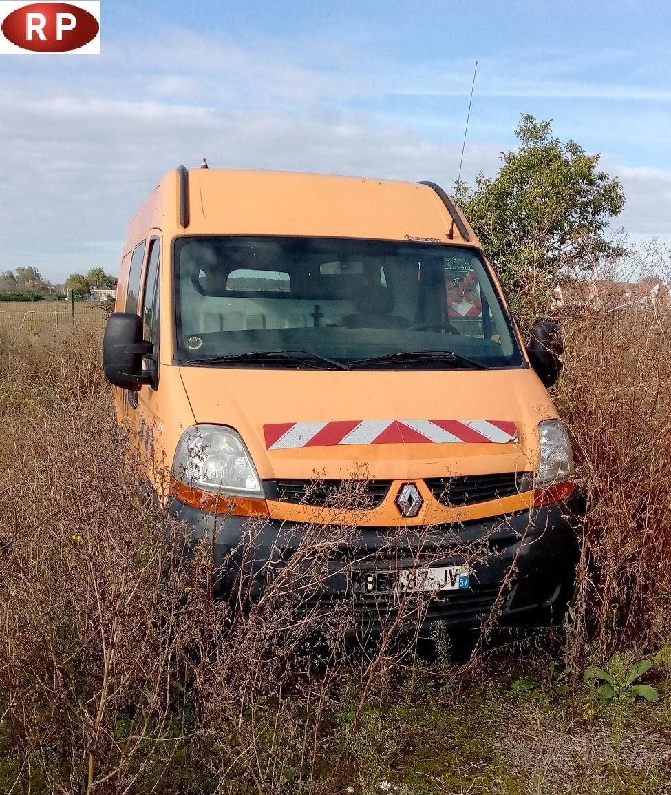 Null [RP] [Reserved for Professionals] RENAULT Master II Phase 3 Van (F) 2.5 dCi&hellip;