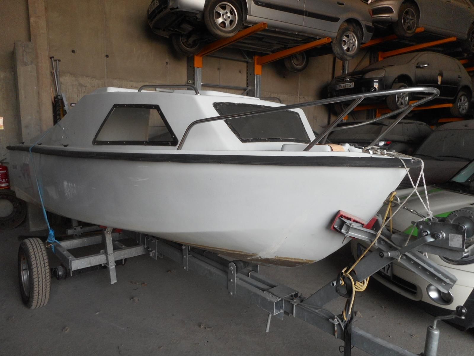 Null [ACI] A pleasure boat of the monohull type registered 606460 model Esturgeo&hellip;