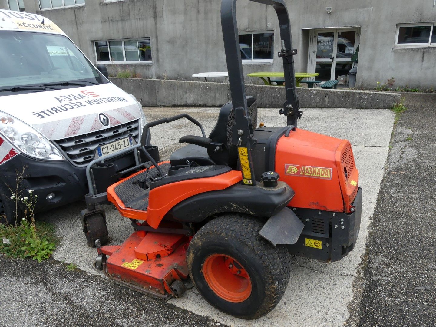 Null KUBOTA ZD 326 RIDE-ON MOWER AND ITS MOWING DECK

DATE OF 1ST REGISTRATION 0&hellip;