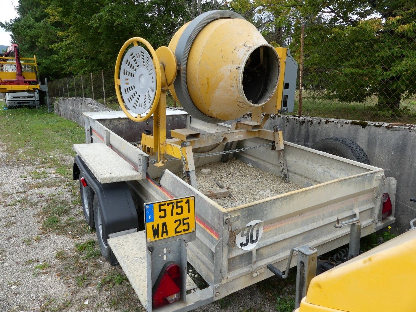 Null FLATBED TRAILER WITH CONCRETE MIXER

IMMAT 5751 WA 25

DATE OF 1ST REGISTRA&hellip;