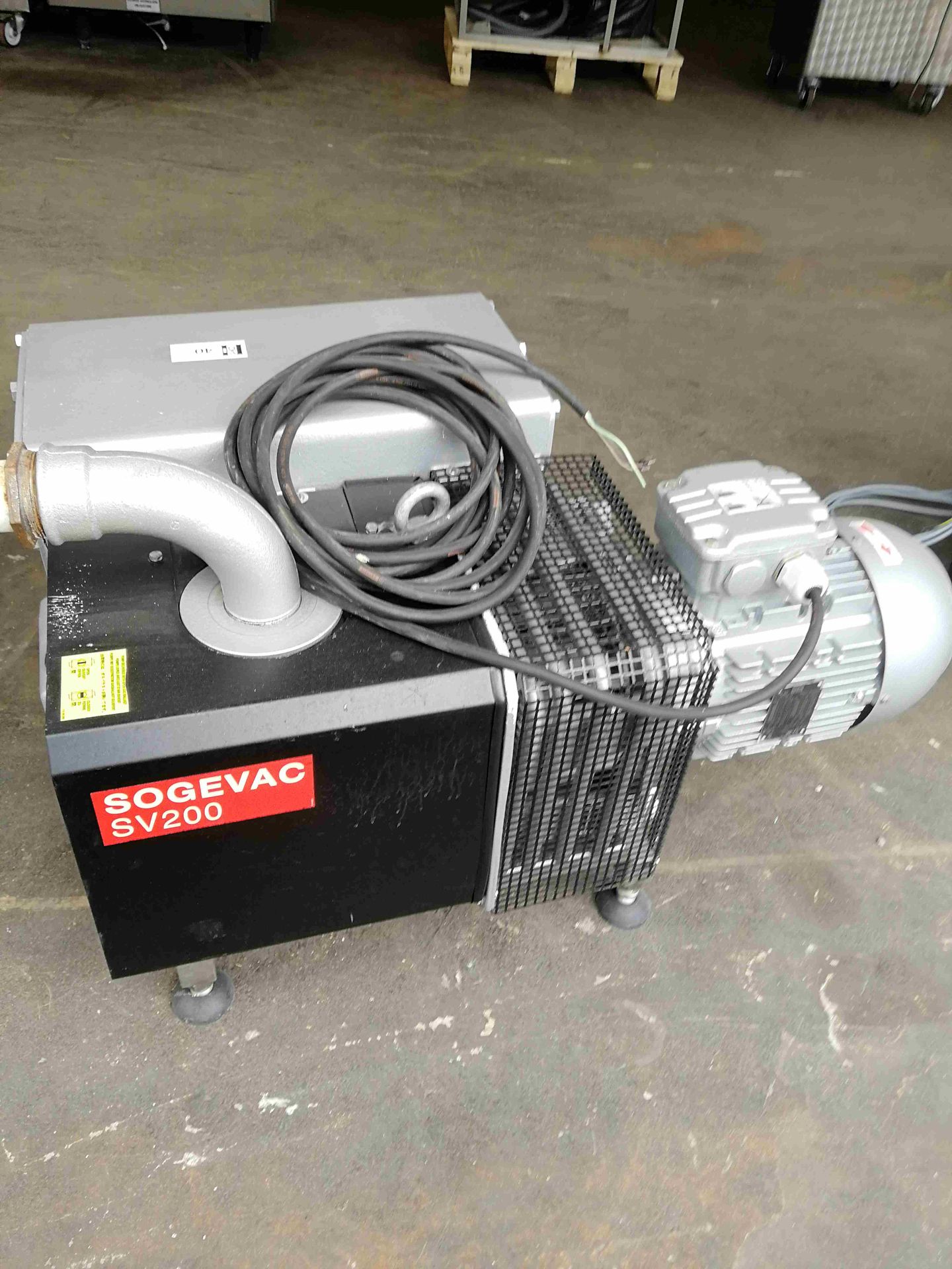 Mise à prix 300 € SOGEVAC SV200 VACUUM PUMP - New condition