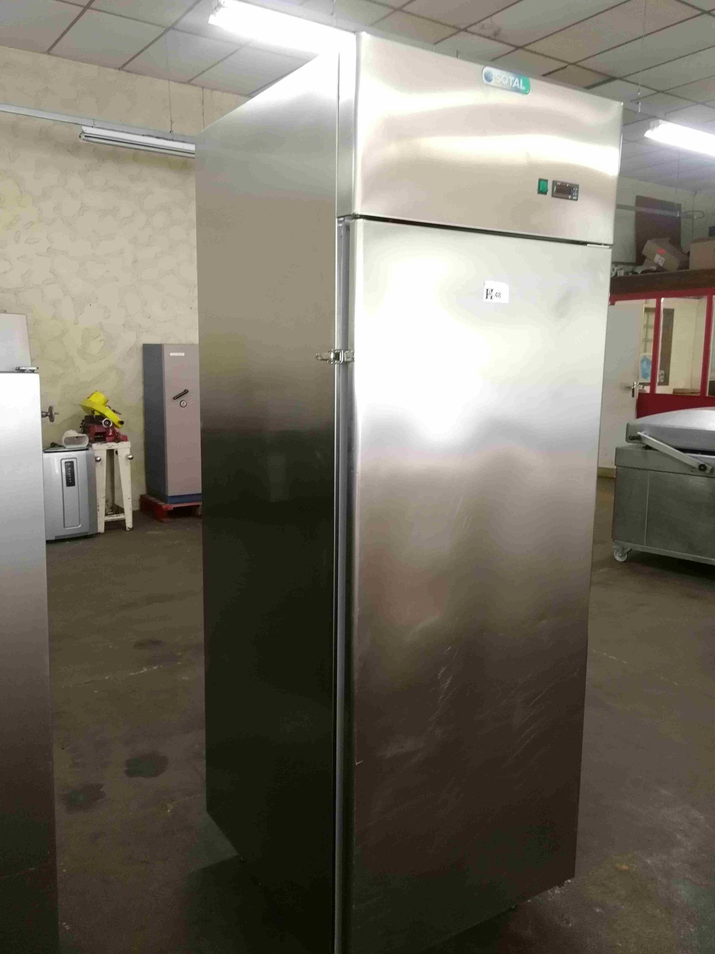 Mise à prix 300 € 
Stainless steel freezer cabinet 400L SOTAL - 220V