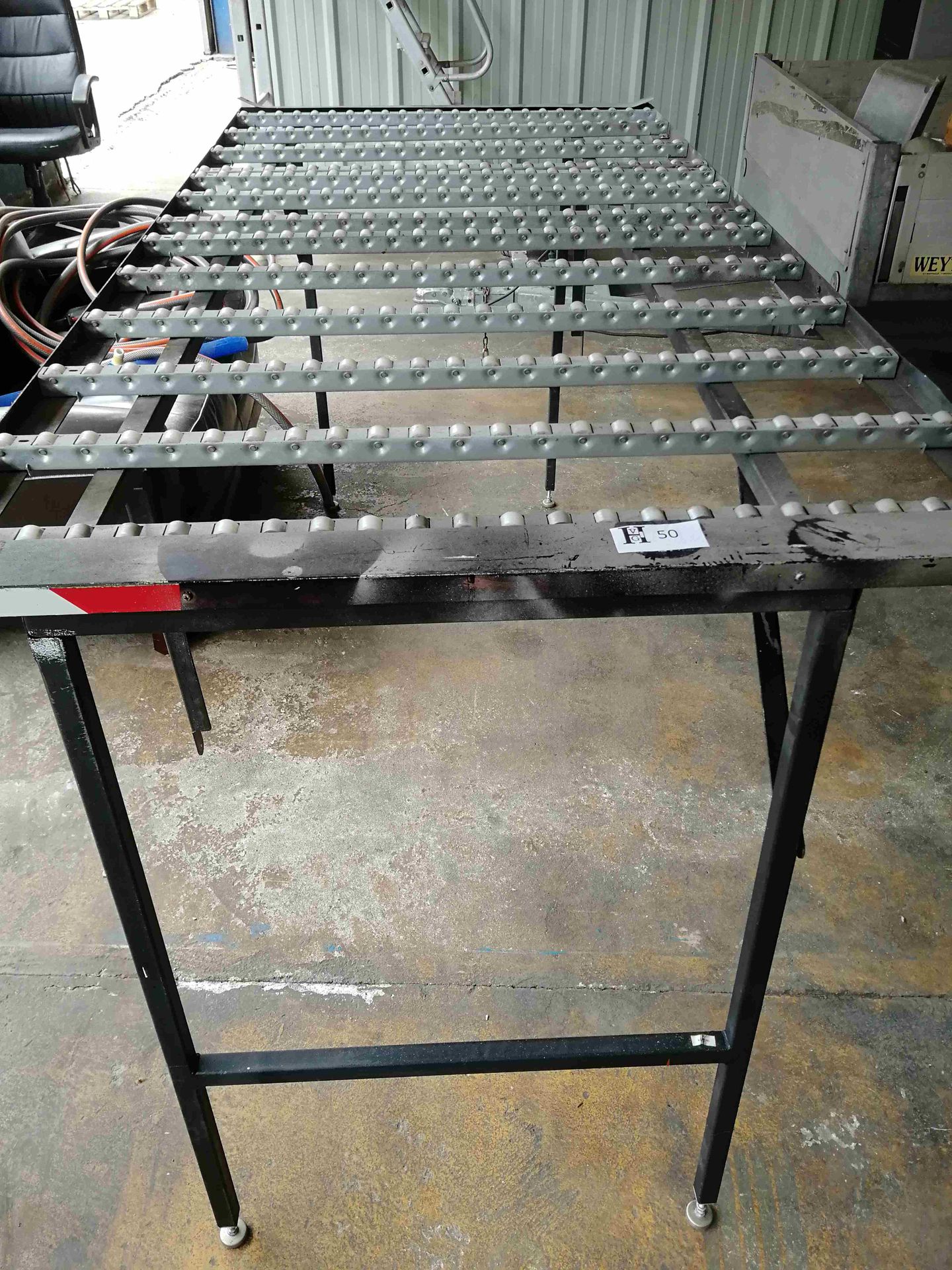 Mise à prix 30 € PREPARATION TABLE ON ROLLERS 90 x 190