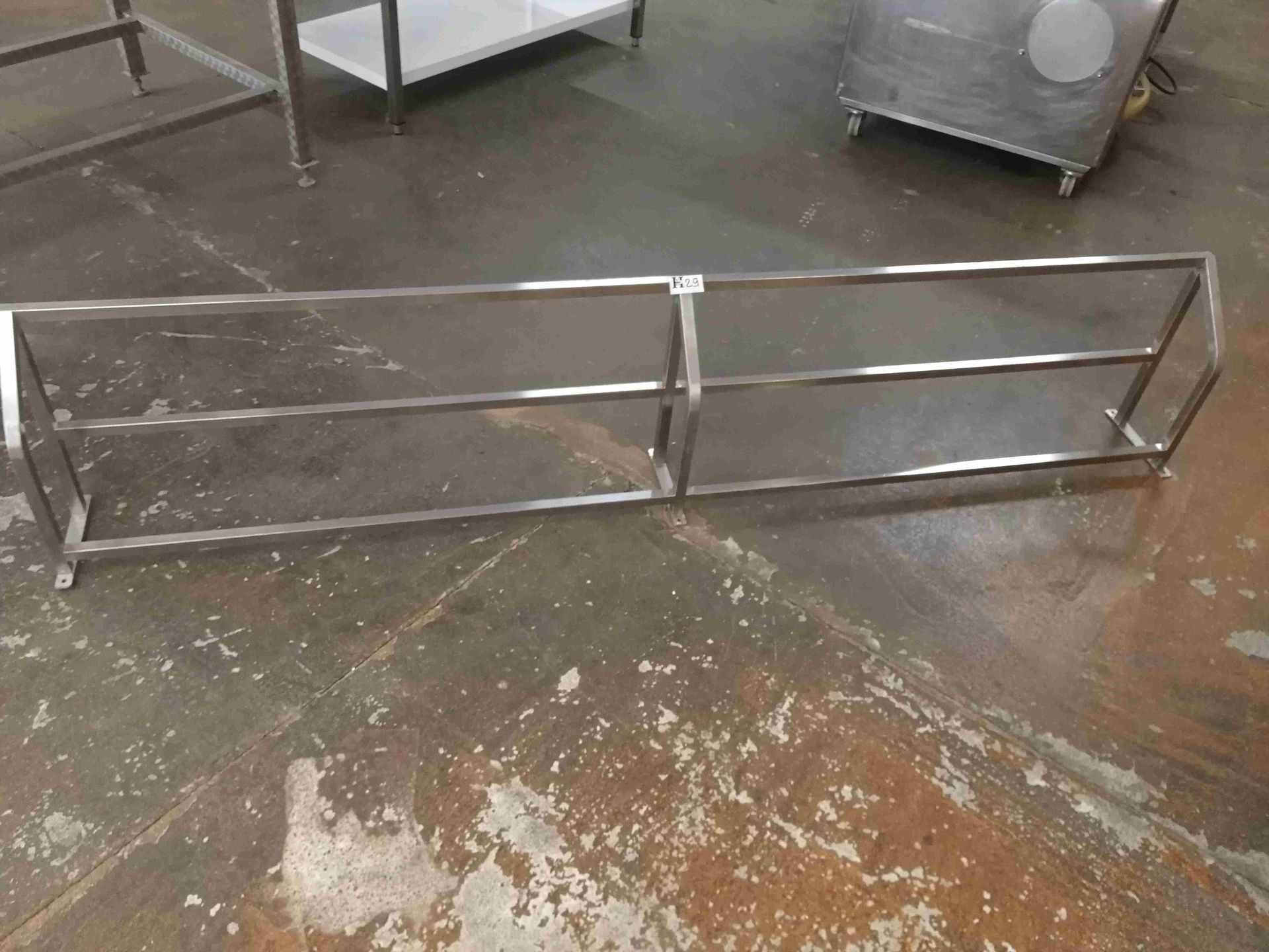 Mise à prix 50 € STAINLESS STEEL RACK 250 x 50