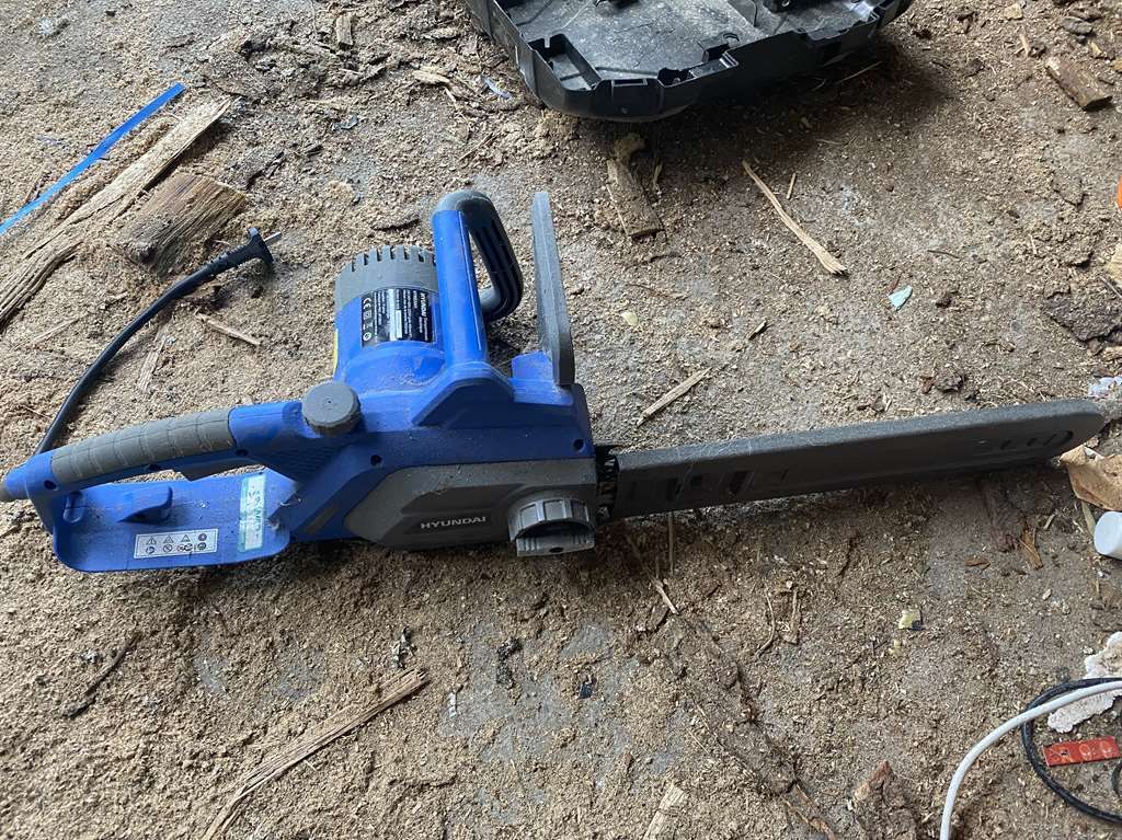 Null 1 Electric chainsaw brand HYUNDAI HTRE2241