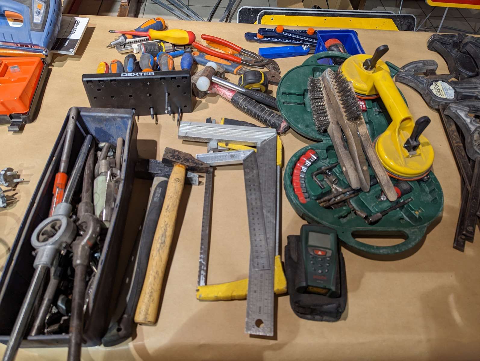 Null 1 Lot d'outils à mains divers