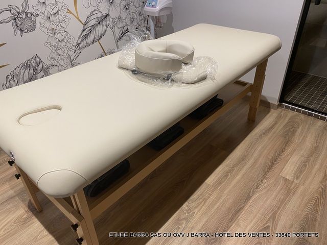 Null 1 Table de massage grande largeur montée manuelle piètement bois clair, rev&hellip;