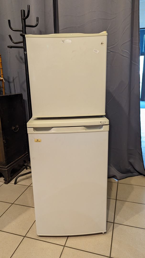 Null Réfrigérateur CARREFOUR HOME CRT100W-11 + Petit congélateur FRIGELUX Modèle&hellip;