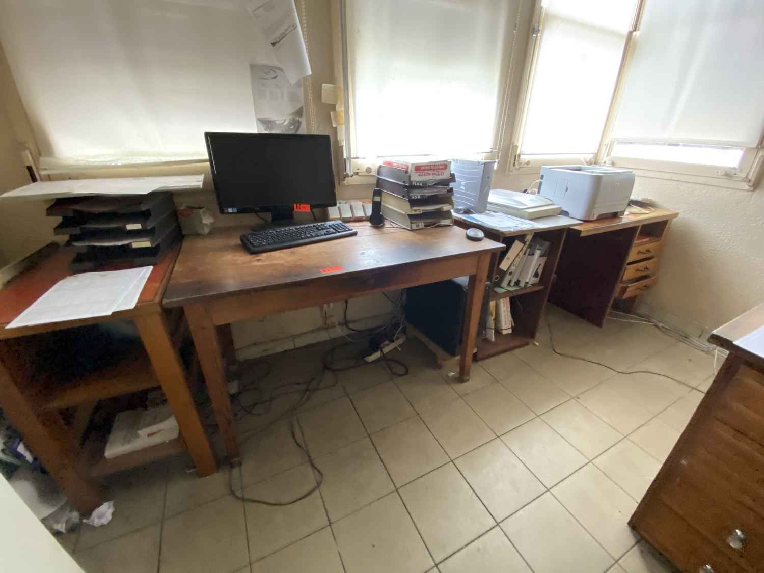 Null 1 wooden table + 1 desk with drawer