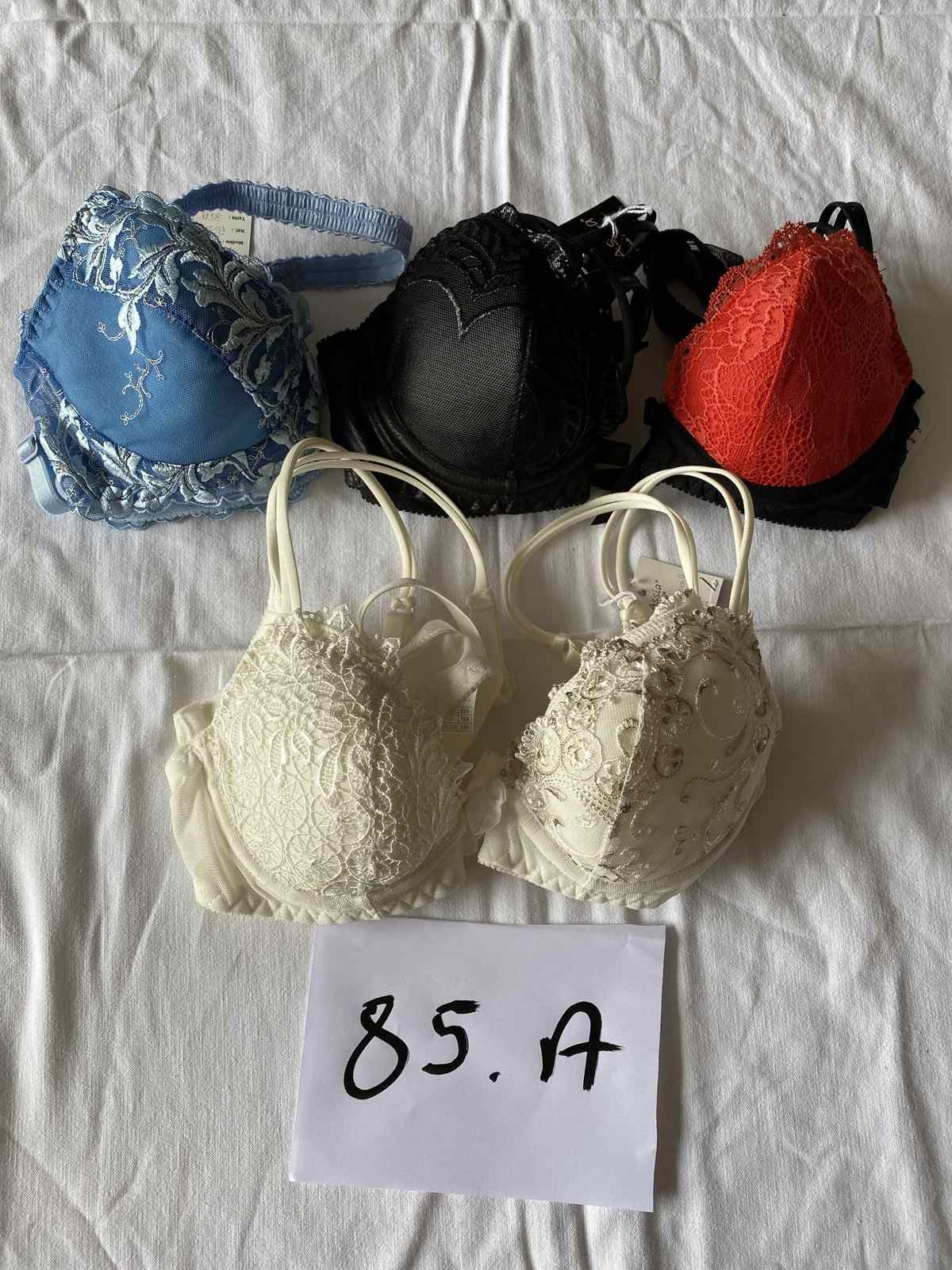 1 Set of underwear brand ASSIA including: 5 bras size 85