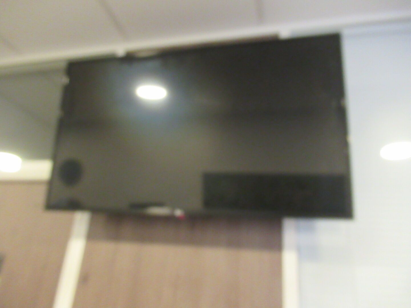 Null 1 écran de télévision TFT LG 107cm
