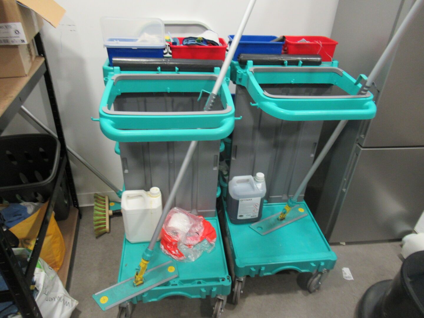 Null 2 large cleaning carts