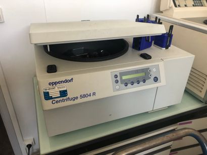 1 centrifugeuse EPPENDORF 5804R