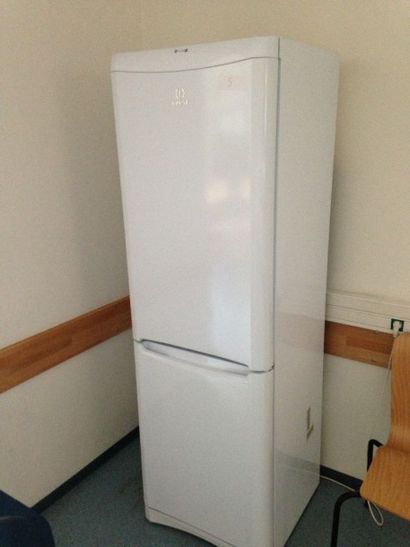 null 1 réfrigérateur congélateur INDESIT