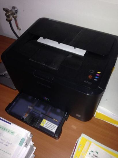null 1 Imprimante HP Laserjet 1160

1 Imprimante SAMSUNG CLP315