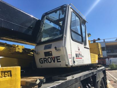 null Marque GROVE Immatriculation AS-720-QP 

Type commercial : GRUE AUTOMOTRICE...