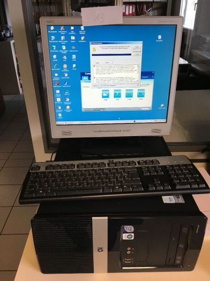 null 1 micro ordinateur comprenant :

1 écran plat NEC

1 unité centrale YHP Intel...