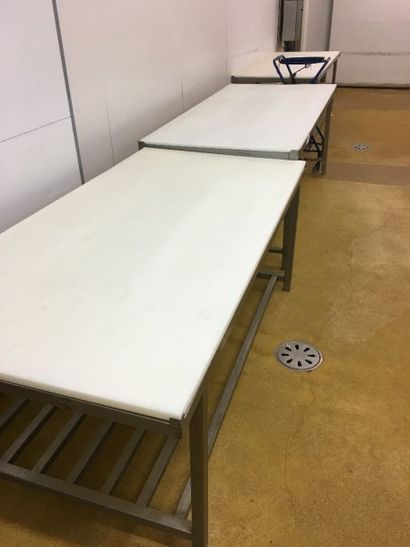 null 3 tables inox plateau PVC