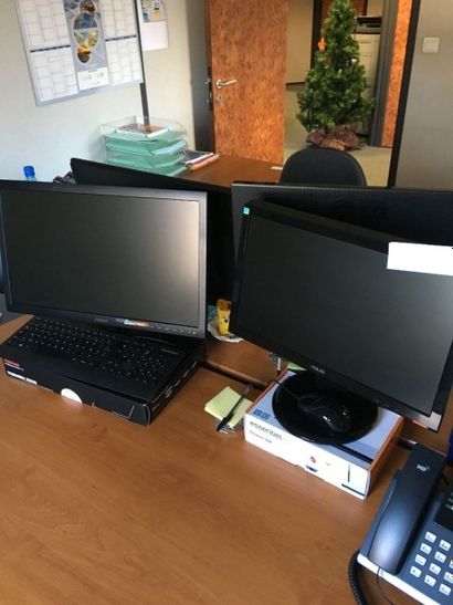 null 1 micro ordinateur comprenant :

2 écrans plats ASUS

1 unité centrale LENOVO...