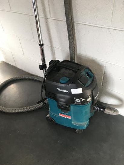 null 1 Aspirateur Makita