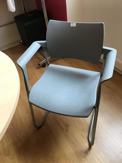 null 4 chaises coque plastique grise
