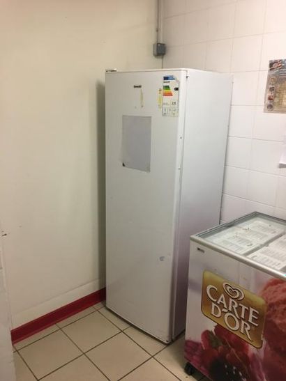null 1 réfrigérateur 1 porte battante GENIUS

