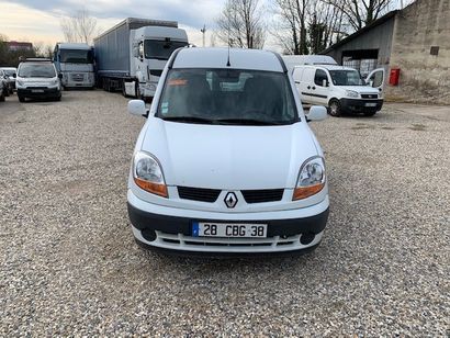 null Marque RENAULT Immatriculation 28CBG38 

Type commercial : KANGOO

Date de mise...