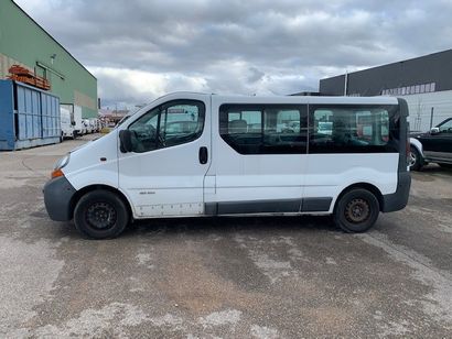 null Marque RENAULT Immatriculation DH-705-KN 

Type commercial : TRAFIC MINIBUS

Date...