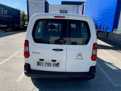 null Marque CITROEN Immatriculation DC-795-VW 

Type commercial : BERLINGO

Date...