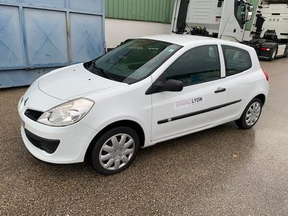 null Marque RENAULT Immatriculation DX-805-TY 
Type commercial : CLIO III ES 1,2
Date...
