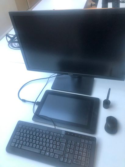null 1 micro ordinateur comprenant :

1 écran plat BENQ

1 unité centrale ALIEN OCULUS...