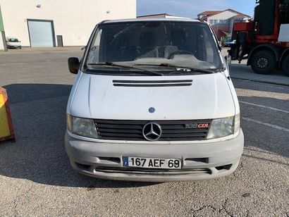 null Marque MERCEDES BENZ Immatriculation 167AEF69* 

Type commercial : VITO

Date...