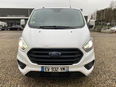 null Marque FORD Immatriculation EV-932-YM 

Type commercial : TRANSIT CUSTOM

Date...