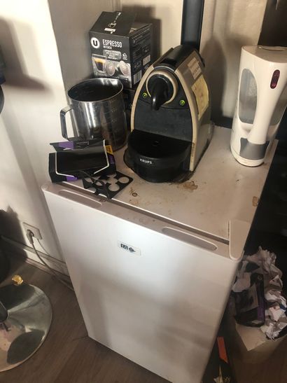 null 1 machine à café KRUPS

1 réfrigérateur top FAR