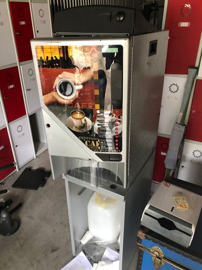 null 1 machine à café RHEAVENDORS

déclarée hors service