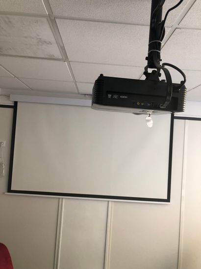 null 1 vidéoprojecteur ACER

1 écran de vidéoprojection mural électrique KIMEX