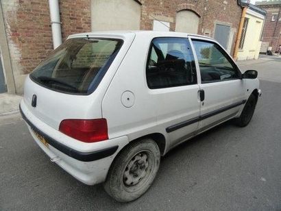 null PEUGEOT 106 1ère mise en circulation: Janvier 2002 Km au compteur: 189 580 Couleur...