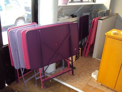 null 6 tables pliantes de 4 couverts métal de différentes couleurs
4 tables pliantes...