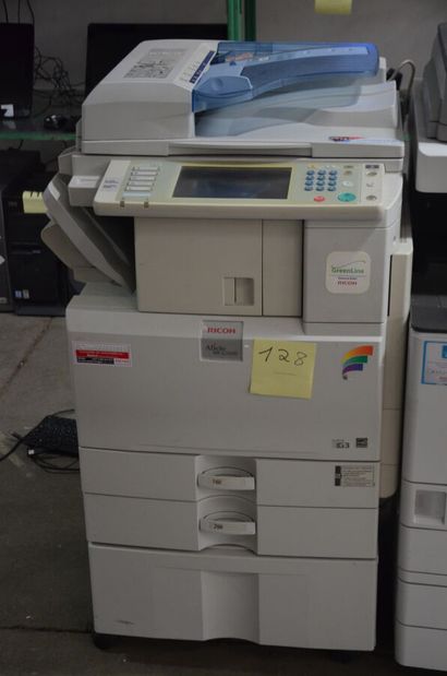 1 photocopieur RICOH Aficio C2550