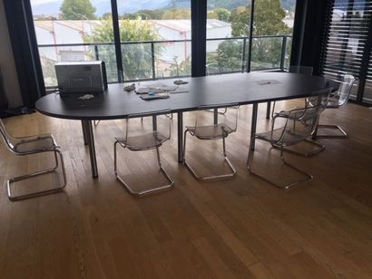 null 1 table de réunion ovale

11 chaises en plexi
