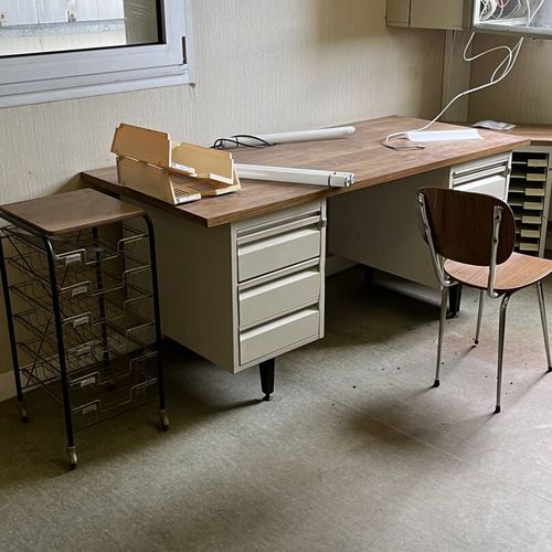 Null Entire contents of the meeting room: office furniture (set of formica meeti&hellip;