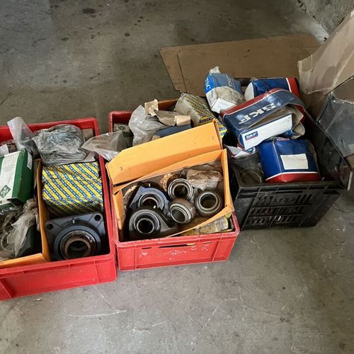 Null Large stock of bearings and electrical accessories: sockets, boxes