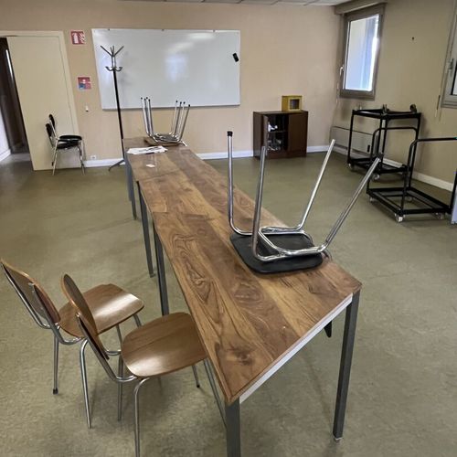 Null Entire contents of the meeting room: office furniture (set of formica meeti&hellip;