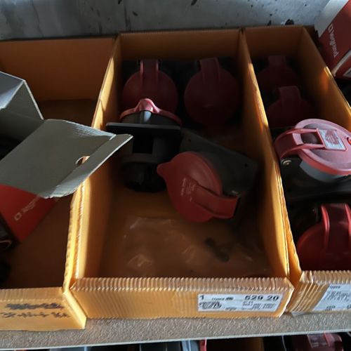Null Large stock of bearings and electrical accessories: sockets, boxes